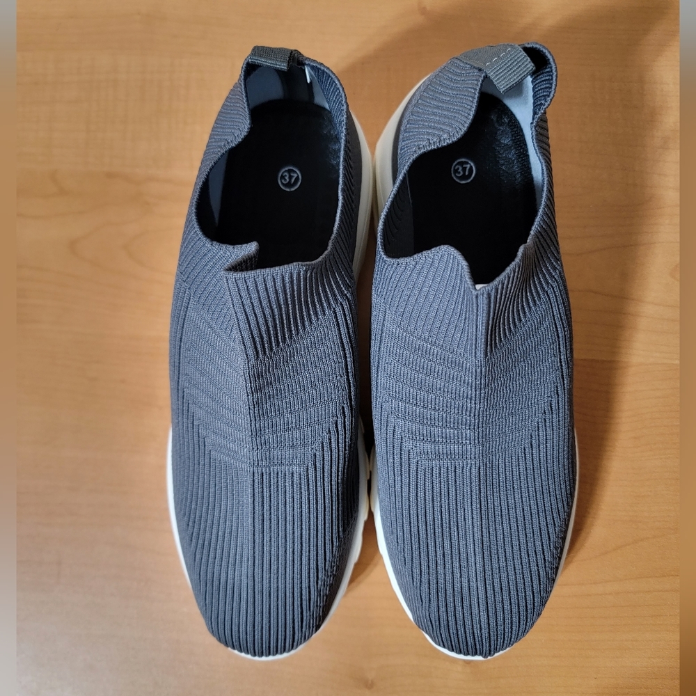 Ezkrwxn Slip On Walking Shoe - Picture 5 of 8